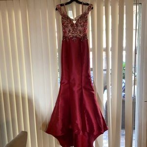 Gorgeous mermaid Style dress and off the shoulder